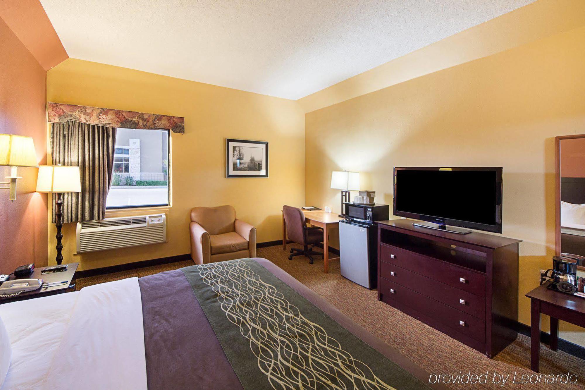 Comfort Inn Near Medical Center Мішен Екстер'єр фото