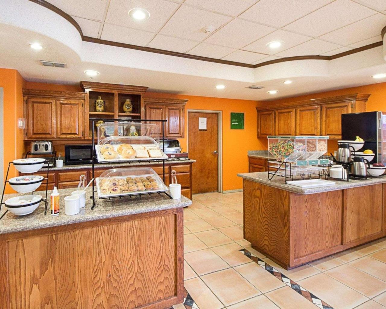 Comfort Inn Near Medical Center Мішен Екстер'єр фото