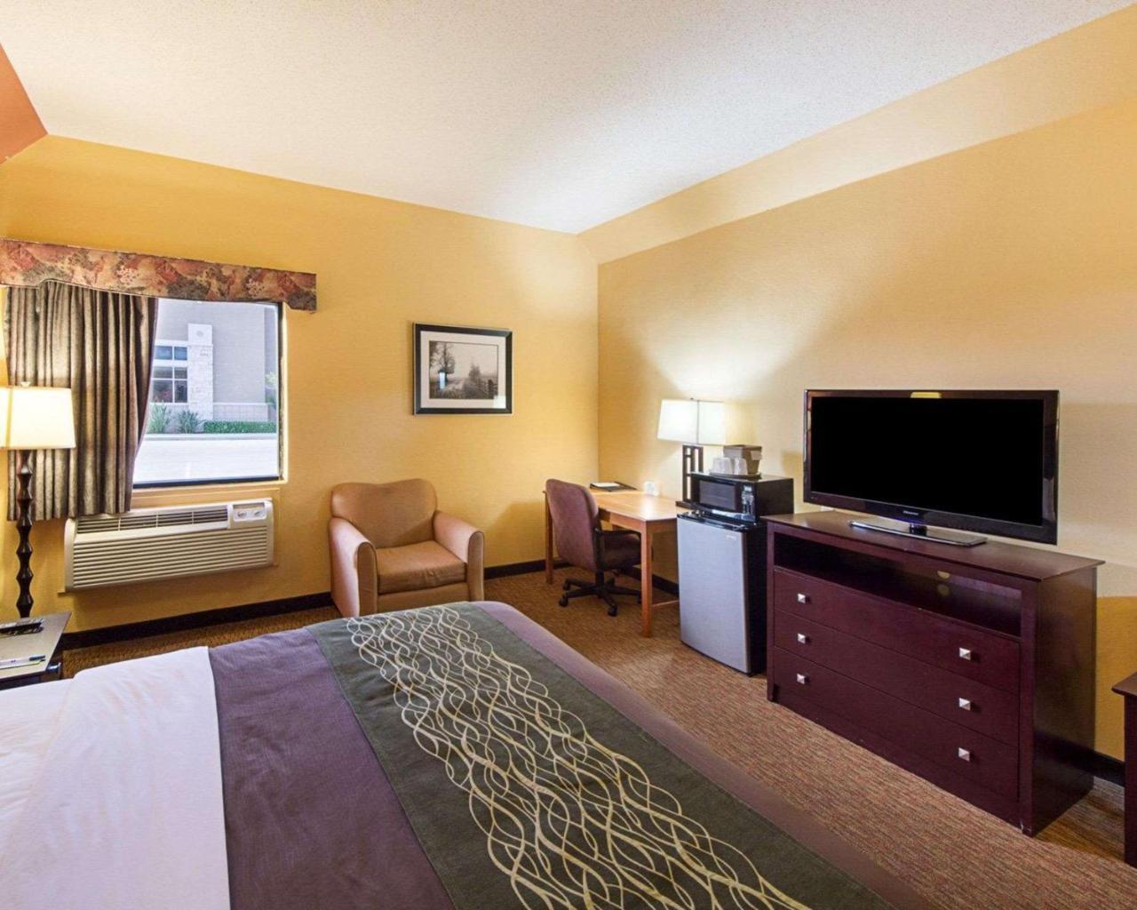 Comfort Inn Near Medical Center Мішен Екстер'єр фото